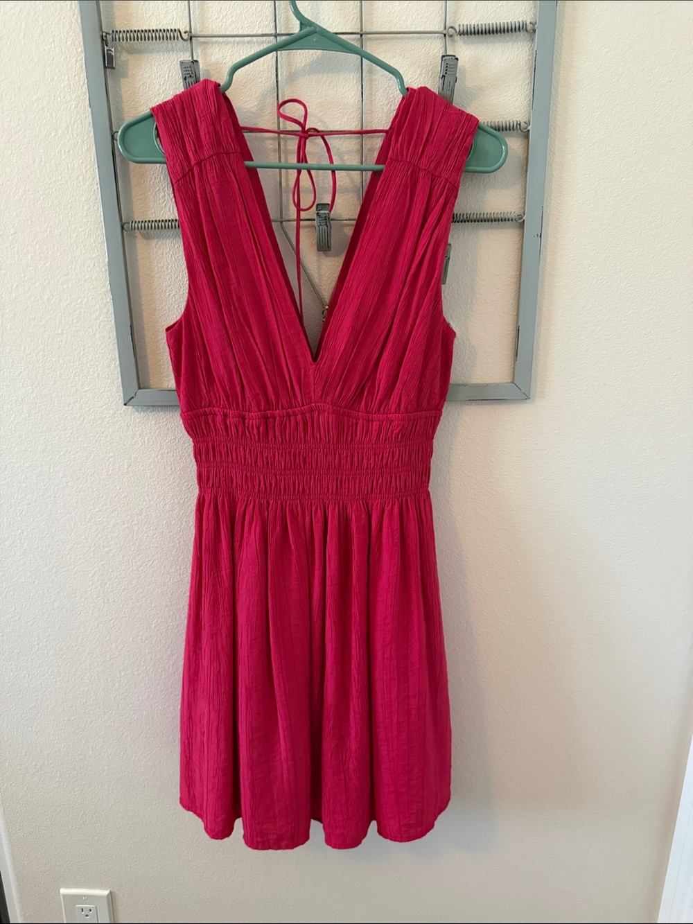 Abercrombie Deep V Smocked Waist Fuchsia Dress size Small Tall